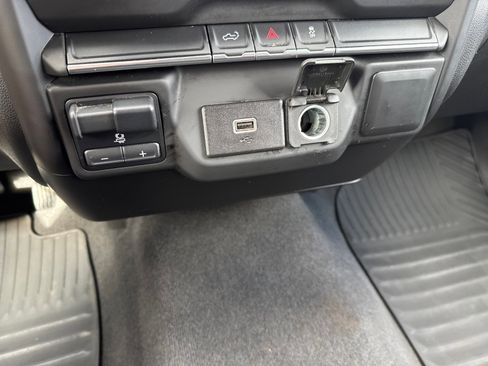 Used 2020 Chevrolet Silverado 1500 Custom w/ Custom Convenience Package image 20