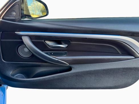 Used 2016 BMW M4 Convertible image 19