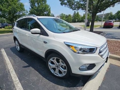 Used 2019 Ford Escape Titanium FWD image 2