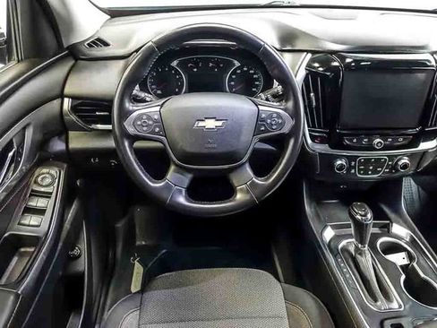 Used 2020 Chevrolet Traverse LT w/ Driver Confidence II Package AWD/4WD image 17