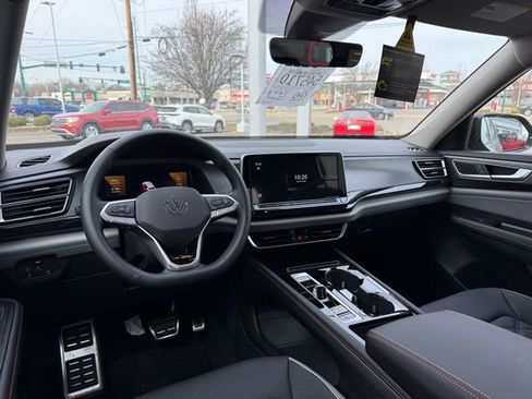 New 2026 Volkswagen Atlas Peak Edition image 18