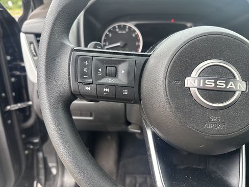 Used 2023 Nissan Rogue SV AWD/4WD image 18