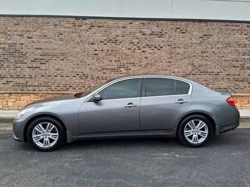 Used 2013 INFINITI G37 Journey w/ Premium Pkg RWD image 2