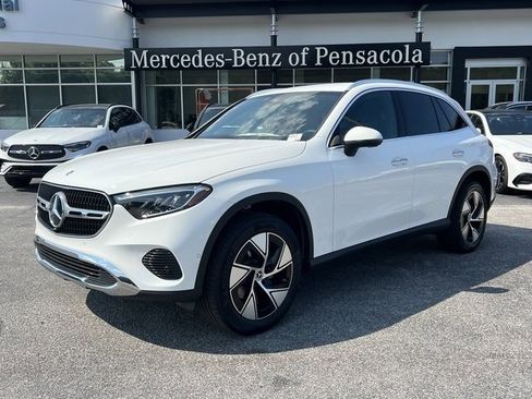 Used 2024 Mercedes-Benz GLC 300 4MATIC image 1