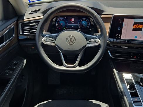 Used 2025 Volkswagen Atlas SE image 20