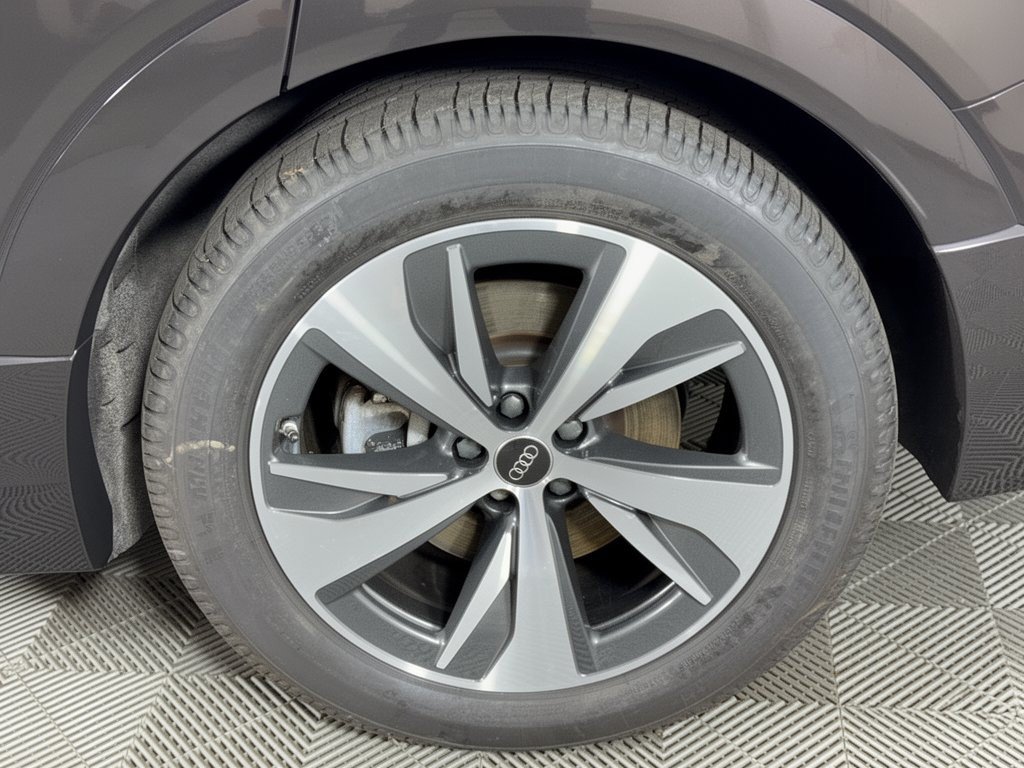 Used 2024 Audi Q8 e-tron Premium AWD/4WD image 13