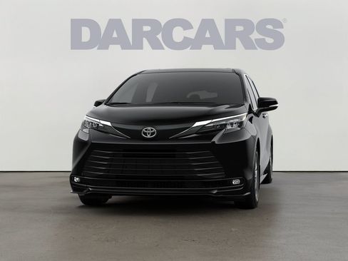 New 2026 Toyota Sienna XLE AWD/4WD image 19