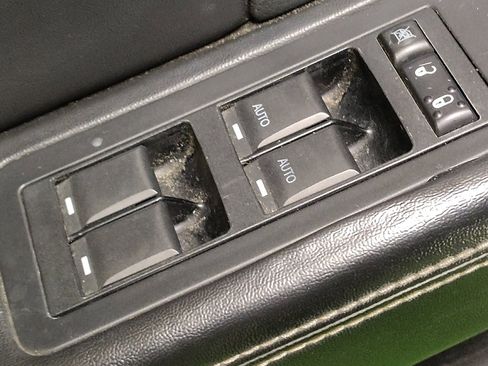 Used 2013 Chrysler 200 Limited w/ Sun/Sound Group image 27