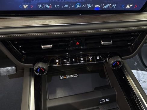 New 2026 Chevrolet Suburban Premier AWD/4WD image 16