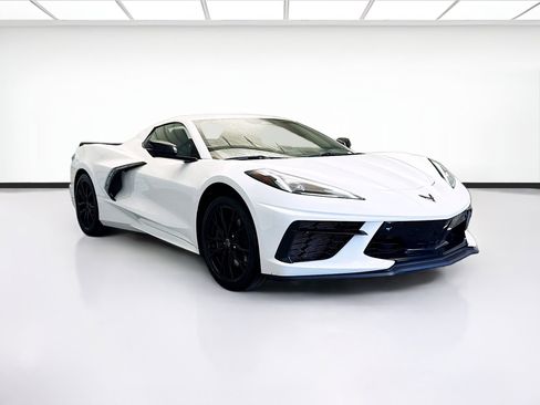 Used 2024 Chevrolet Corvette Stingray Preferred Conv w/ Z51 Performance Package RWD image 3