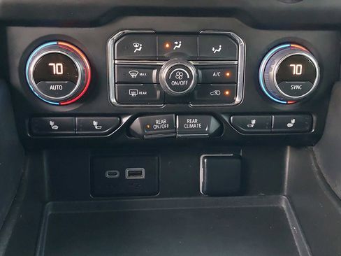 Used 2022 Chevrolet Tahoe LT w/ Luxury Package RWD image 26