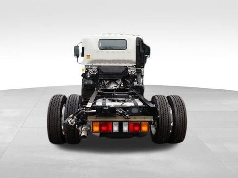 New 2025 Chevrolet Low Cab Forward image 4