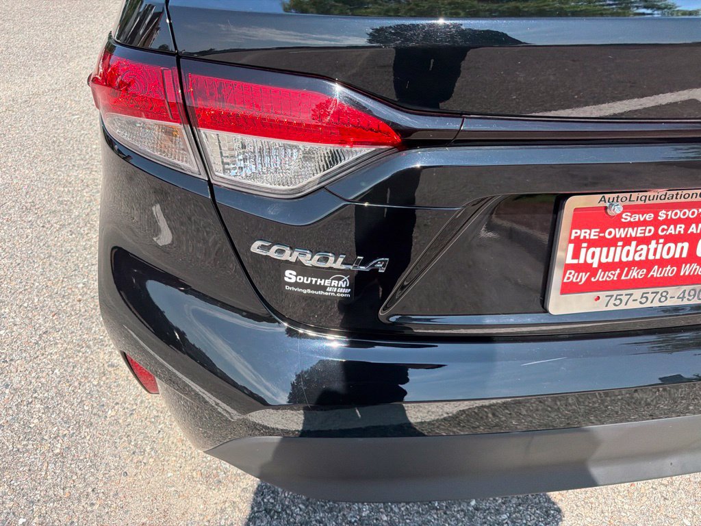 Used 2025 Toyota Corolla LE w/ Convenience Package FWD image 10