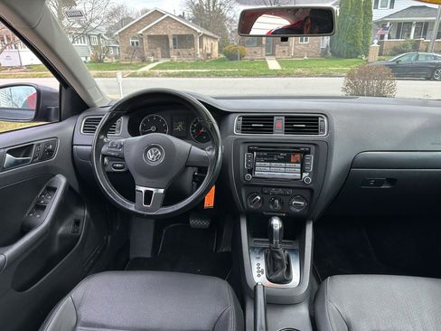 Used 2012 Volkswagen Jetta SE image 9