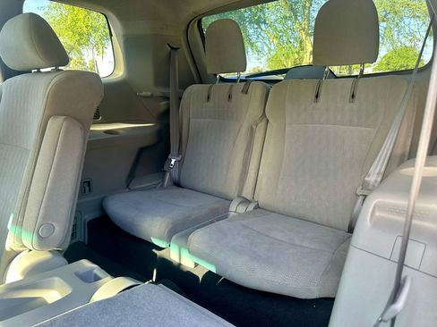 Used 2012 Toyota Highlander FWD image 15