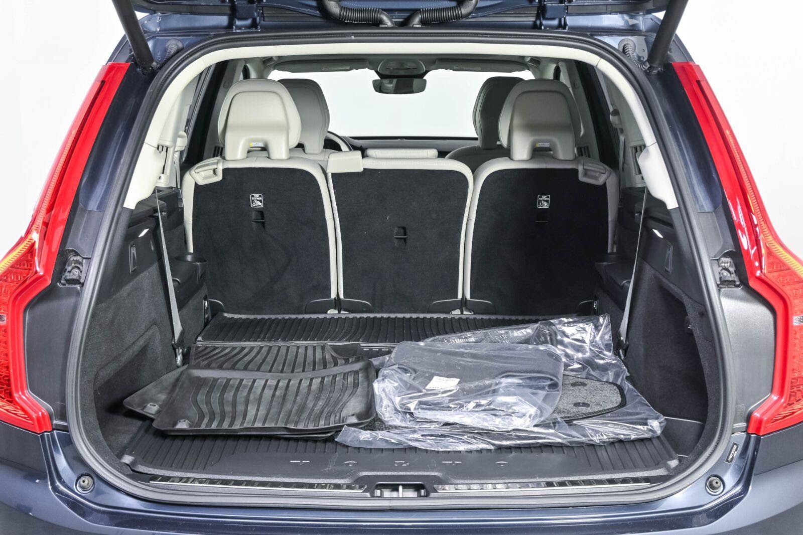 Certified 2024 Volvo XC90 B6 Plus w/ Protection Package AWD/4WD image 29