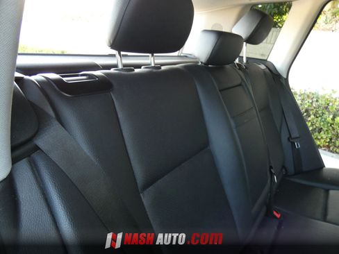 Used 2012 Mercedes-Benz GLK 350 4MATIC image 40