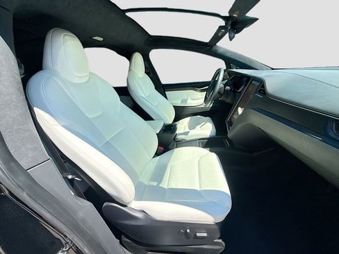 Used 2020 Tesla Model X Performance AWD/4WD image 16