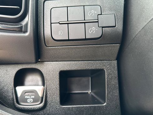 Used 2024 RAM ProMaster 2500 w/ Convenience Group FWD image 13
