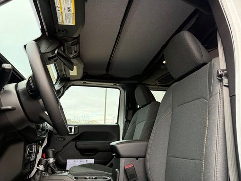 New 2026 Jeep Gladiator Sport AWD/4WD image 25