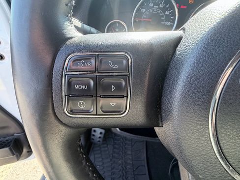 Used 2014 Jeep Wrangler Unlimited Rubicon w/ Connectivity Group AWD/4WD image 13