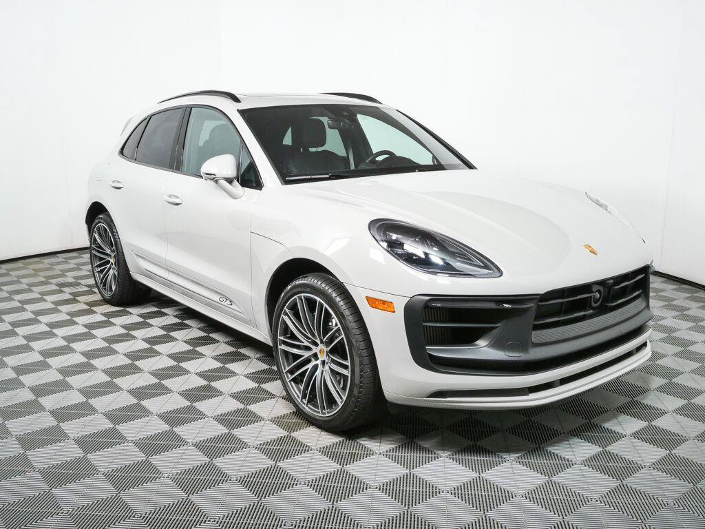 Certified 2026 Porsche Macan GTS AWD/4WD image 29