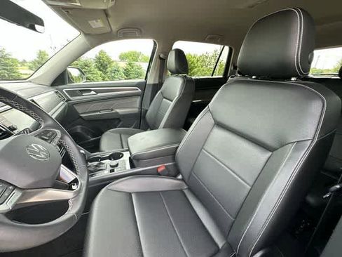 Used 2023 Volkswagen Atlas SE w/ Black Wheel Package AWD/4WD image 15