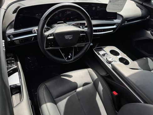 Certified 2024 Cadillac Lyriq Luxury AWD/4WD image 25