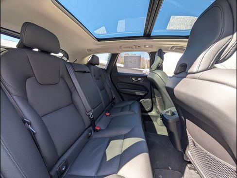 Certified 2025 Volvo XC60 B5 Plus AWD/4WD image 18