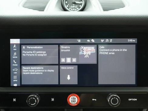 Used 2025 Porsche Macan AWD/4WD image 17