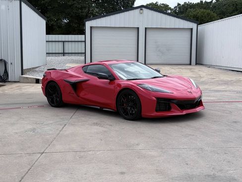 Used 2025 Chevrolet Corvette Z06 RWD image 1