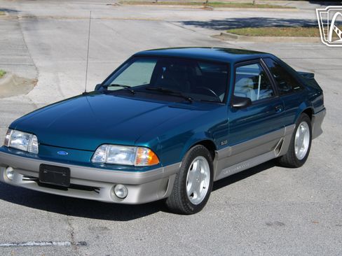 Used 1993 Ford Mustang GT RWD image 4