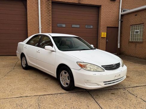 Used 2003 Toyota Camry LE FWD image 4