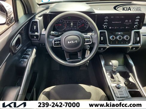 Used 2023 Kia Sorento LX AWD/4WD image 18
