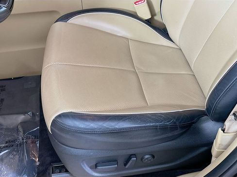 Used 2019 Kia Sedona EX w/ EX Premium Package image 26