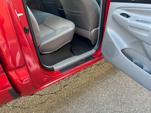 Used 2015 Toyota Tacoma 4x4 Double Cab w/ TRD Sport Package image 15