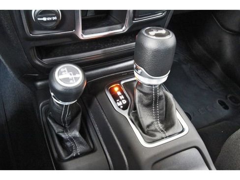 Used 2024 Jeep Wrangler Sport AWD/4WD image 25