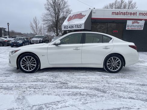 Used 2018 INFINITI Q50 Luxe w/ Essential Package (3.0T Luxe) image 4