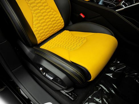 Used 2019 Lamborghini Urus AWD/4WD image 33