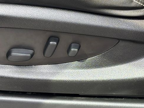 Used 2019 Chevrolet Suburban LT image 15