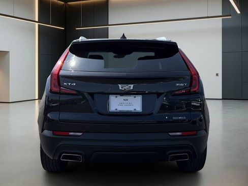 Certified 2022 Cadillac XT4 Luxury w/ Cold Weather Package FWD image 5