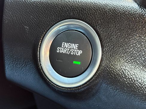 Used 2019 GMC Terrain Denali w/ Advanced Safety Package AWD/4WD image 26