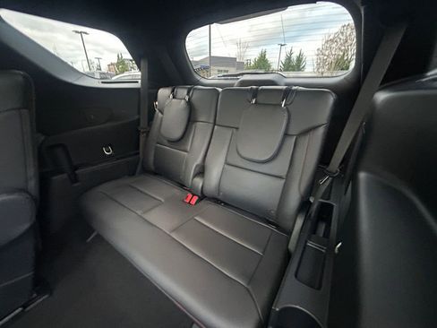 Used 2025 Ford Explorer ST-Line w/ ST-Line Street Pack image 35