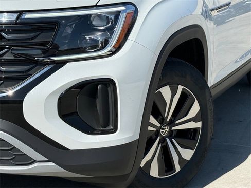 New 2026 Volkswagen Atlas Cross Sport SE image 2