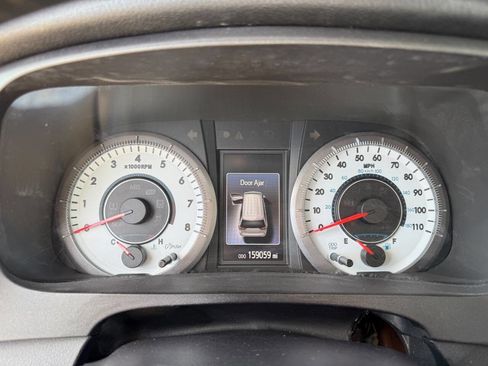 Used 2017 Toyota Sienna SE Premium image 12