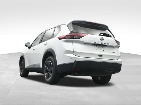 Used 2024 Nissan Rogue SV FWD image 12