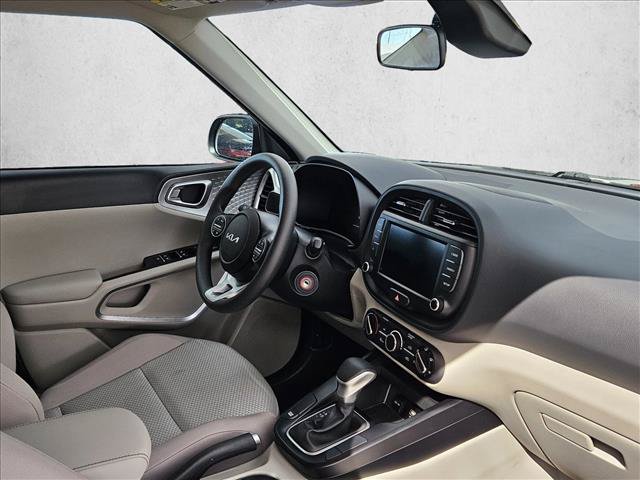Used 2025 Kia Soul LX FWD image 11