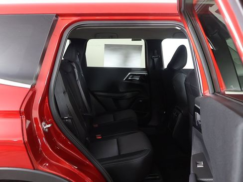 New 2026 Mitsubishi Outlander ES image 33