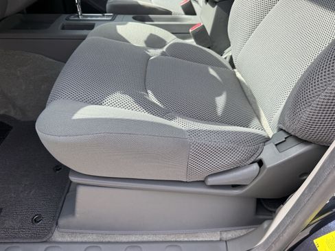 Used 2018 Nissan Frontier SV RWD image 28
