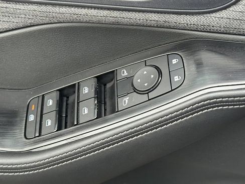 Certified 2023 Nissan Rogue SV image 22